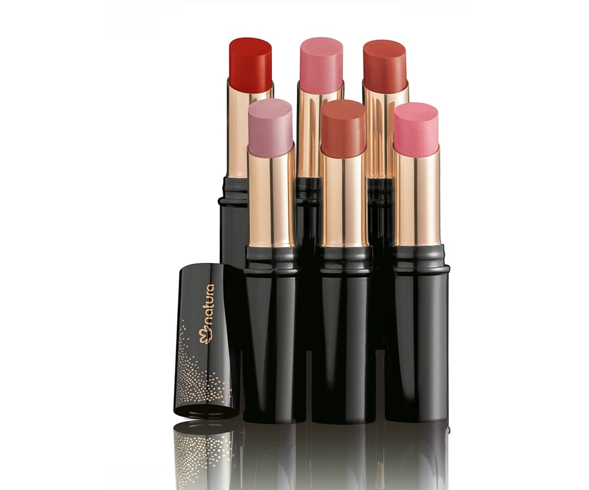 Batom de Longa Duração Una, da Natura. Contém ativo que protege os lábios do envelhecimento precoce e vitamina E para hidratar. Preço sugerido: R$ 29,80 (unidade). SAC: 0800-115566 | Preço pesquisado em abril de 2014 e sujeito a alterações - Divulgação