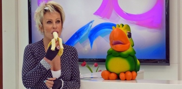 Contra o racismo, Ana Maria Braga come banana no "Mais Você" em apoio ao jogador Daniel Alves