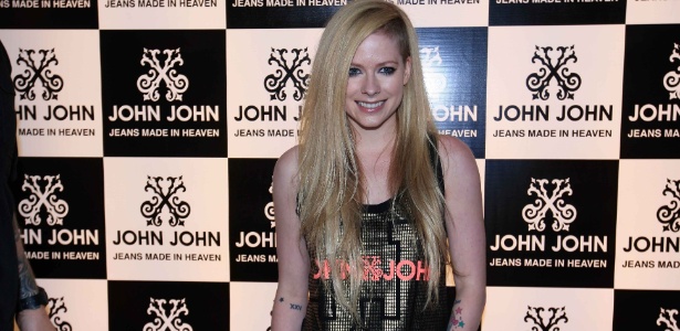 Avril Lavigne contraiu doença transmitida por carrapatos