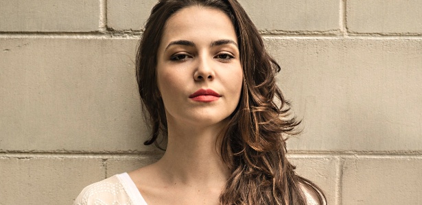 Intérprete de lésbica, Tainá Muller comemora personagem na novela "Em Família", da Globo
