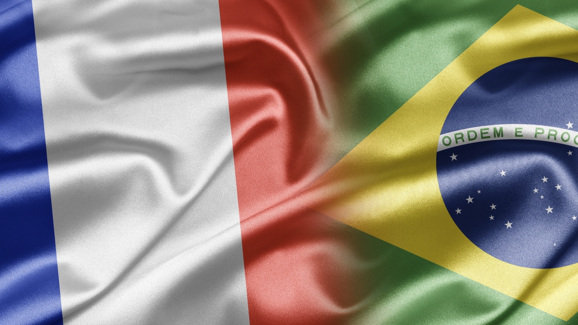 O BRASIL ENTREGOU A COPA DE 1998 -  Muitos teóricos desconfiam da história divulgada pela imprensa, jogadores e CBF (Confederação Brasileira de Futebol) sobre a final da competição, no dia 12 de julho. A notícia de que Ronaldo sofreu uma convulsão horas antes da partida e, mesmo assim, foi escalado para jogar, o que abalou todo o time em campo, não convenceu a algumas pessoas, que defendem que tudo não passou de uma armação para que a França vencesse a Copa do Mundo. - Getty Images