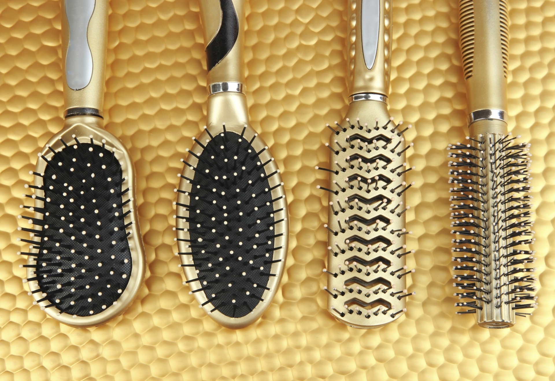 Escovas de cabelo - Thinkstock