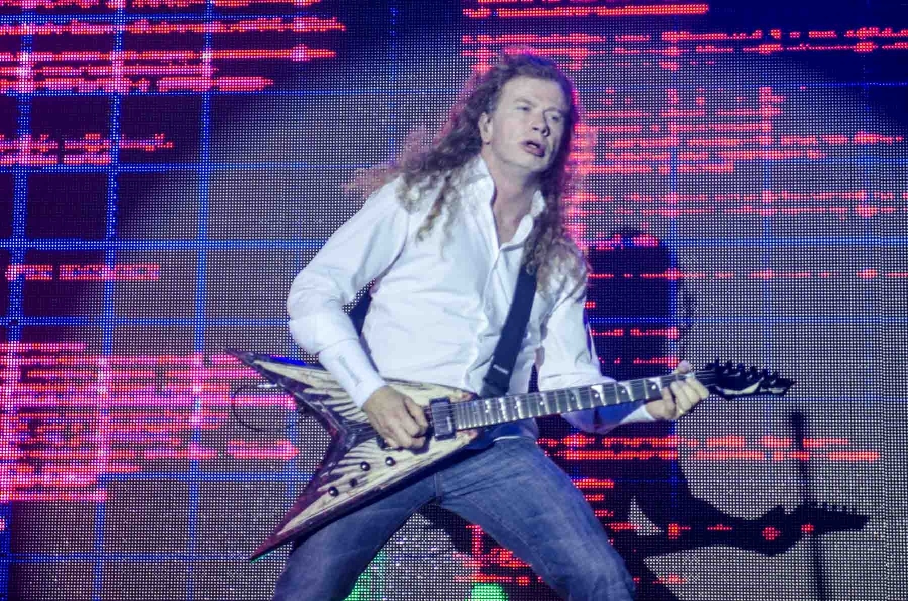 04.mai.2014 - A voz do guitarrista Dave Mustaine foi praticamente abafada pelo coro da plateia no começo do show do Megadeth no Espaço das Américas, em São Paulo - Edi Fortini/UOL