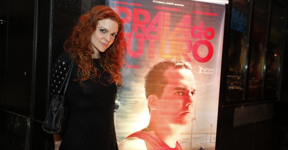 05.mai.2014- Maria Eduarda de Carvalho confere pré-estreia de "Praia do Futuro", no Leblon, zona sul do Rio