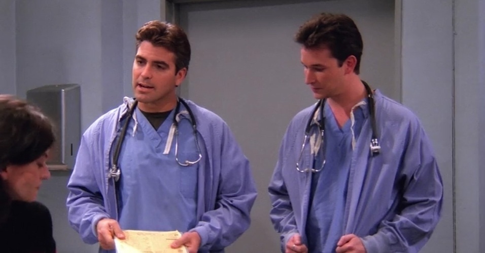Sucesso em "E.R.", George Clooney e Noah Wyle voltaram ao papel de médicos em "Friends", atendendo a Rachel e Monica no hospital