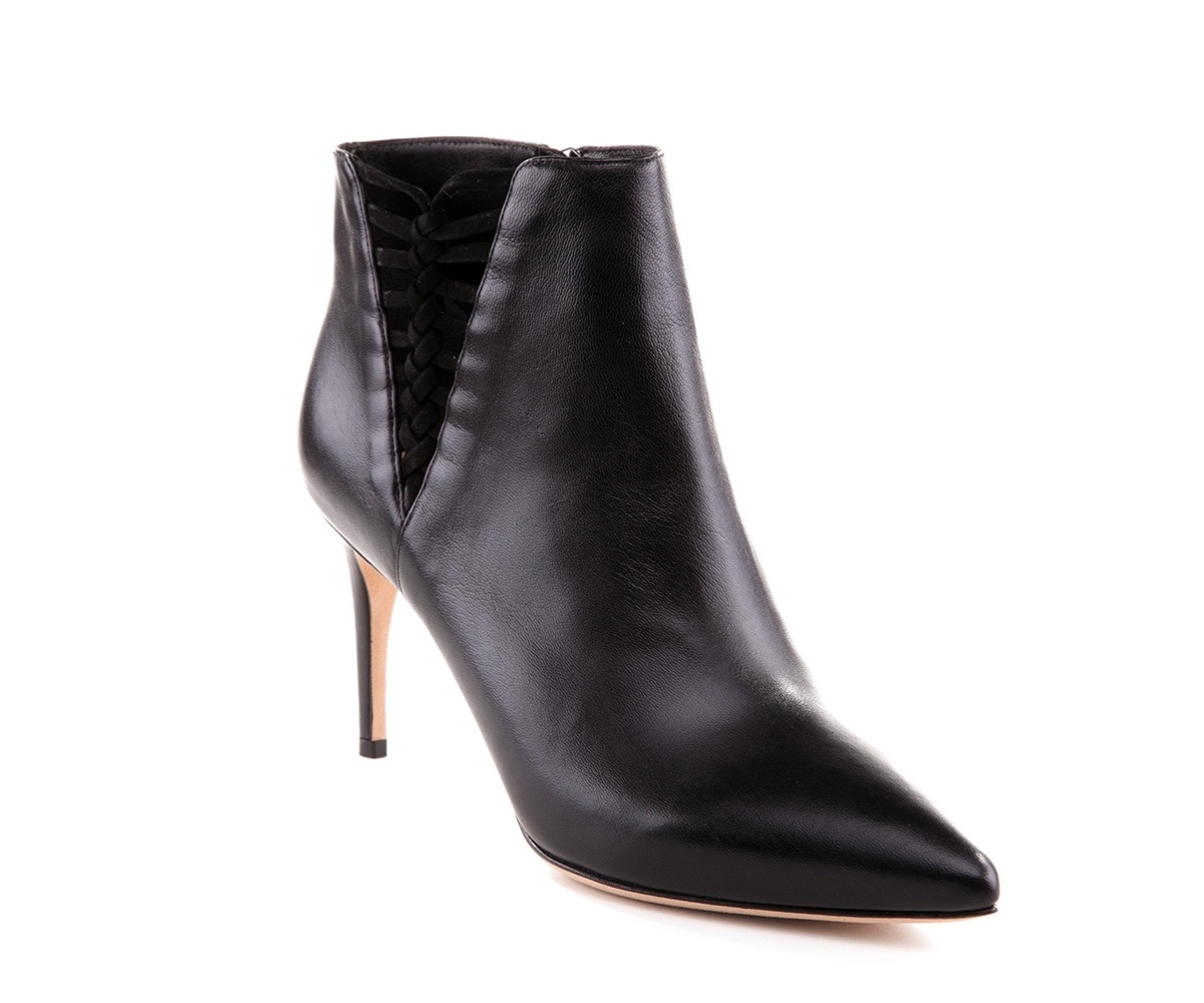 Bota em couro com salto e bico fino; R$ 1.190, do Alexandre Birman (www.alexandrebirman.com.br) | Preço pesquisado em maio de 2014 e sujeito a alterações - Divulgação
