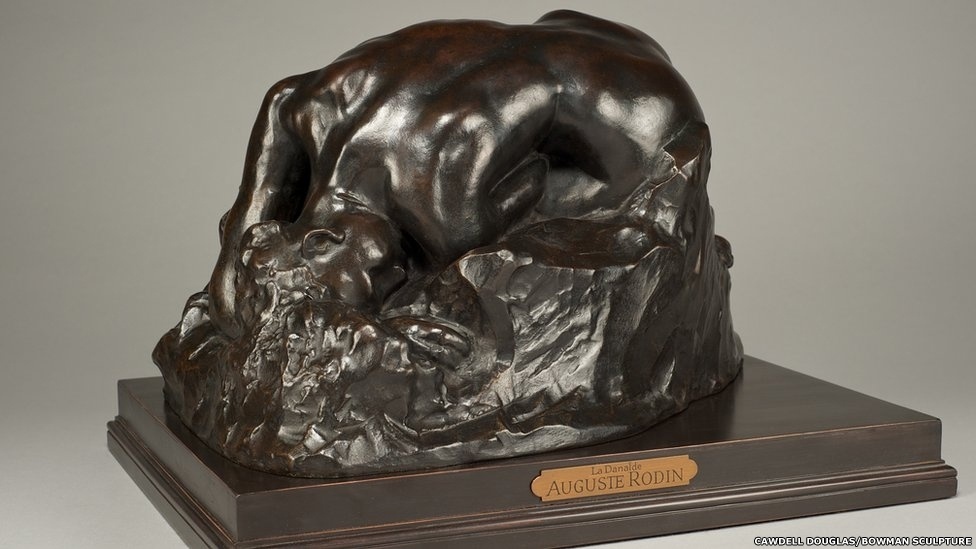 Rodin esculpiu "A Suplicante" e a deu de presente para seu último grande amor, a Duquesa de Choiseul, uma rica herdeira americana que se casara com um membro da aristocracia francesa. A relação entre os dois extrapolou o amor e passou a ser também comercial, já que o escultor ficou rico depois que a duquesa assumiu suas finanças - Bowman sculpture/Cawdell Douglas