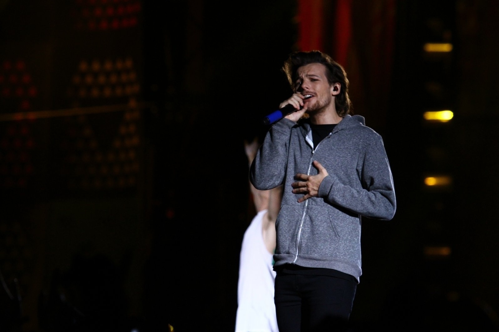 8.mai.2014 - Banda One Direction faz o primeiro show de sua carreira no Brasil, no Parque dos Atletas, no Rio - Raphel Mesquita/Foto Rio News