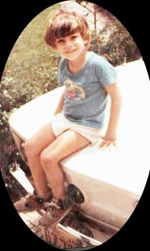 Cauã Reymond aos 3 anos, em 1983, quando morava na Gávea, zona sul do Rio