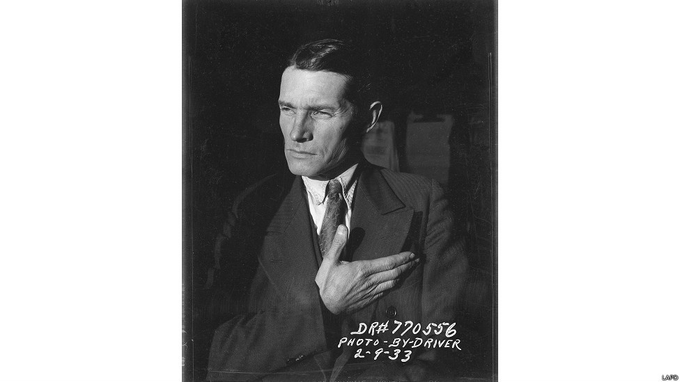 As imagens mais importantes e fortes foram as escolhidas para a exposição. Esta foto, por exemplo, foi feita em fevereiro de 1933 e mostra um criminoso condenado por sequestro - LAPD/Fototeka/Paris Photo