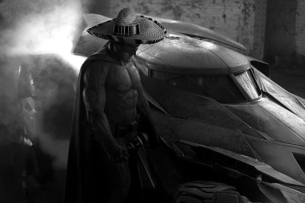Na festinha mexicana do Batman, ninguém apareceu. O blog "Why so sad Batman?" traz diversas sátiras que explicariam porque o Cavaleiros das Trevas estaria tão deprimido na primeira imagem divulgada de "Batman Vs. Superman" - Reprodução/whysosadbatman.tumblr.com/