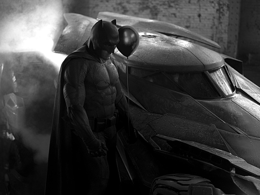 Ninguém apareceu no aniversário do Batman. O blog "Why so sad Batman?" traz diversas sátiras que explicariam porque o Cavaleiros das Trevas estaria tão deprimido na primeira imagem divulgada de "Batman Vs. Superman" - Reprodução/whysosadbatman.tumblr.com/