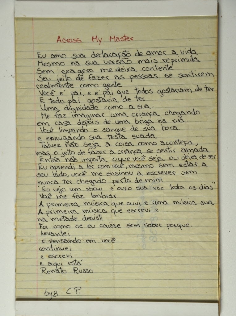 12.mai.2014 - Manuscrito inédito da música "Across My Master", de Renato Russo, e encontra-se no apartamento onde o cantor morou entre 1990 e 1996, no bairro de Ipanema, no Rio de Janeiro, mantido pelo filho Giuliano Manfredini - André Lobo/UOL
