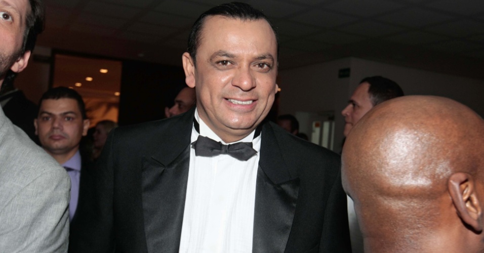 20.mai.2014 - Frank Aguiar também prestigia a festa de 30 anos de carreira do estilista Fernando Pires