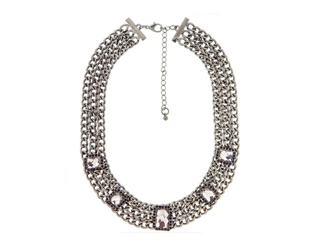 Colar com correntes e pedras, da Renner. Preço: R$ 49,90. Informações: www.lojasrenner.com.br | Preço e disponibilidade pesquisados em maio de 2014 e sujeitos a alterações - Divulgação
