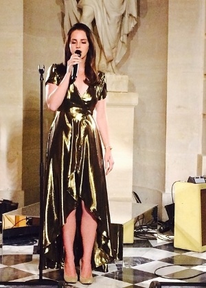 Lana Del Rey participou de cerimônia pré-nupcial e cantou música para Kim Kardashian