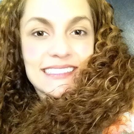 22.fev.2014 - Paula Barbosa precisou colocar megahair para dar mais volume aos cabelos e ar de selvagem