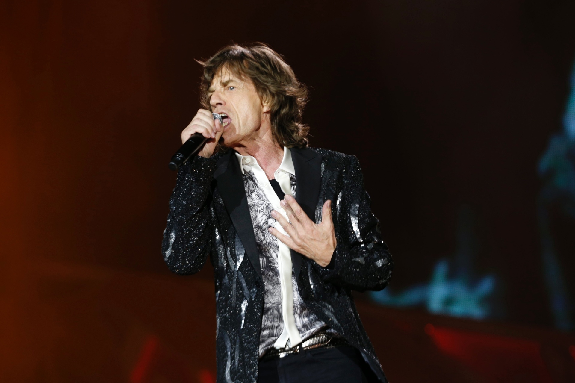 26.mai.2014 - A banda Rolling Stones se apresenta na Telenor Arena, na cidade de Oslo, na Noruega. É o primeiro show de Mick Jagger desde a morte da namorada, estilista L'Wren Scott - Reuters
