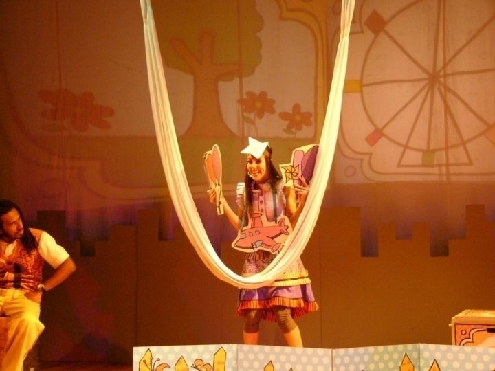 Em 2010, o casal Jair Oliveira e Tania Kalill apresentou espetáculos baseados no livro e CD infantil "Grandes Pequeninos - Volume 1" - Divulgação