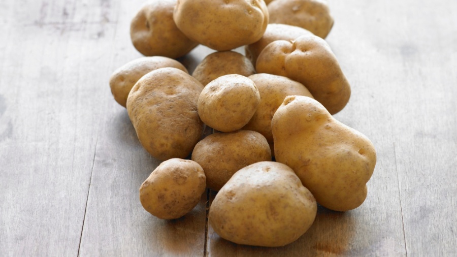 Na geladeira ou fora dela? Saiba onde é o lugar ideal para guardar batatas