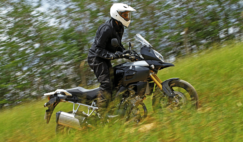 Suzuki V-Strom 1000 ABS - Mário Villaescusa/Infomoto