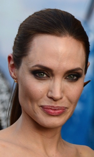 28.mai.2014 - Angelina Jolie comparece à première de seu filme "Malévola", que fez pré-estreia mundial nesta quarta-feira