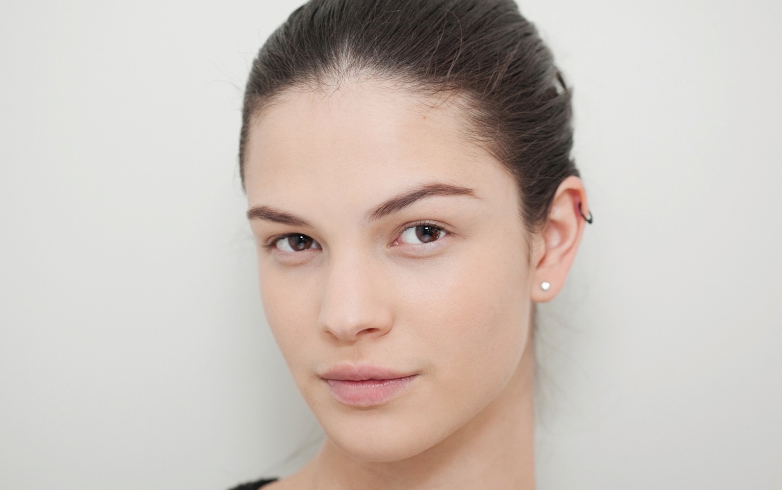 Maquiagem dourada - pele - Patrícia Araújo/UOL