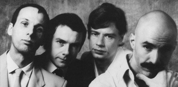 O King Crimson em sua formação do início dos anos 1980, com o vocalista Adrian Belew (primeiro à esq.) - Reprodução