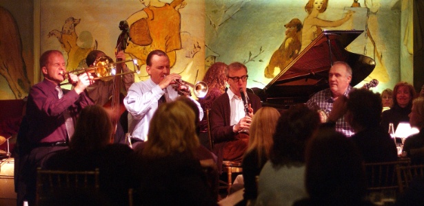 Woody Allen tem se apresentado todas as segundas-feiras em um bar do hotel The Carlyle - Divulgação/The Carlyle Hotel