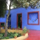 Museu Casa Azul, Cidade do México: O conturbado e passional relacionamento entre Frida Kahlo e Diego Rivera é latente nos imóveis nos quais o casal de artistas viveu. O mais famoso deles é a Casa Azul de Frida, hoje convertido em museu, no bairro de Coyoacán, na Cidade do México. Ainda que tenha vivido com Diego também em outros lugares, foi ali que Frida nasceu e morreu, e hoje vários objetos e fotos que fizeram parte da vida em comum do casal estão expostos em seus aposentos - Mari Campos/UOL