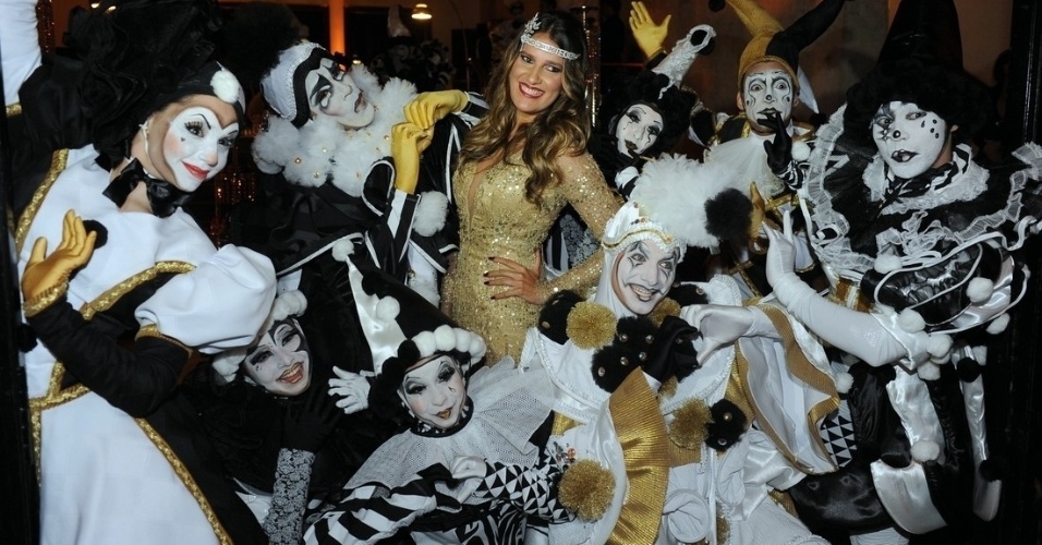 5.jun.2014 - Andrea Guimarães comemora seu aniversário de 44 anos em um casa de eventos, em São Paulo. O tema da festa foi "O Grande Gatsby"