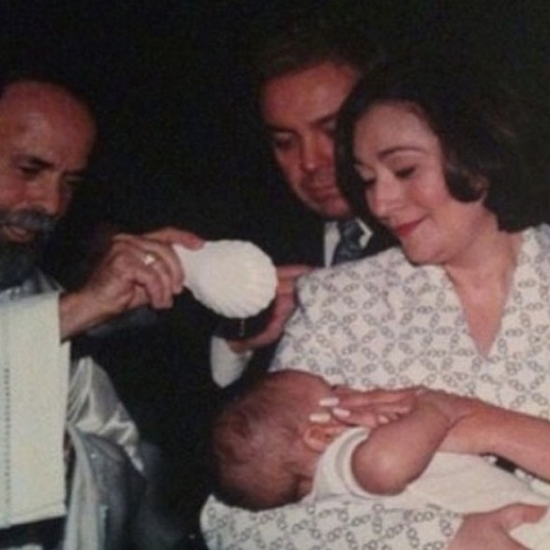 5.jun.2014 - Sônia Abrão posta foto ao lado de Gugu e relembra o batizado de Ryan, filho da cantora Simony