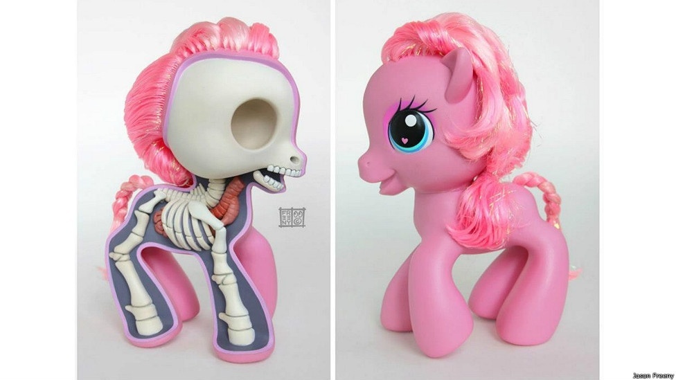 Pequeno Pônei dissecado pelo artista norte-americano Jason Freen - BBC