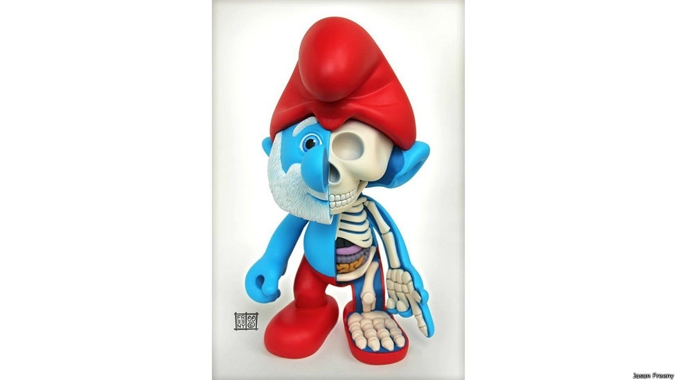 Papai Smurf dissecado pelo artista norte-americano Jason Freen - BBC