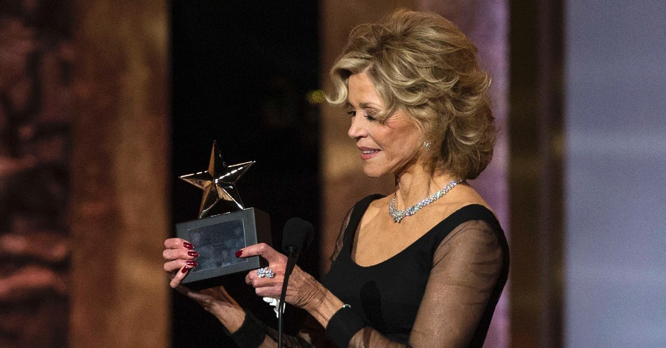 5.jun.2014 - Jane Fonda é aplaudida em homenagem a ela em um evento de gala em Los Angeles, nos EUA