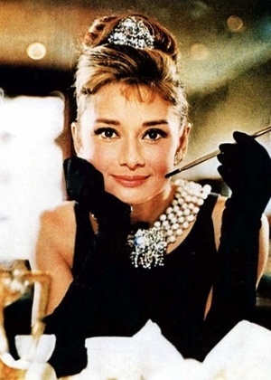 Audrey Hepburn ficou marcada como a jovem Holly Golightly de "Bonequinha de Luxo", de 1961