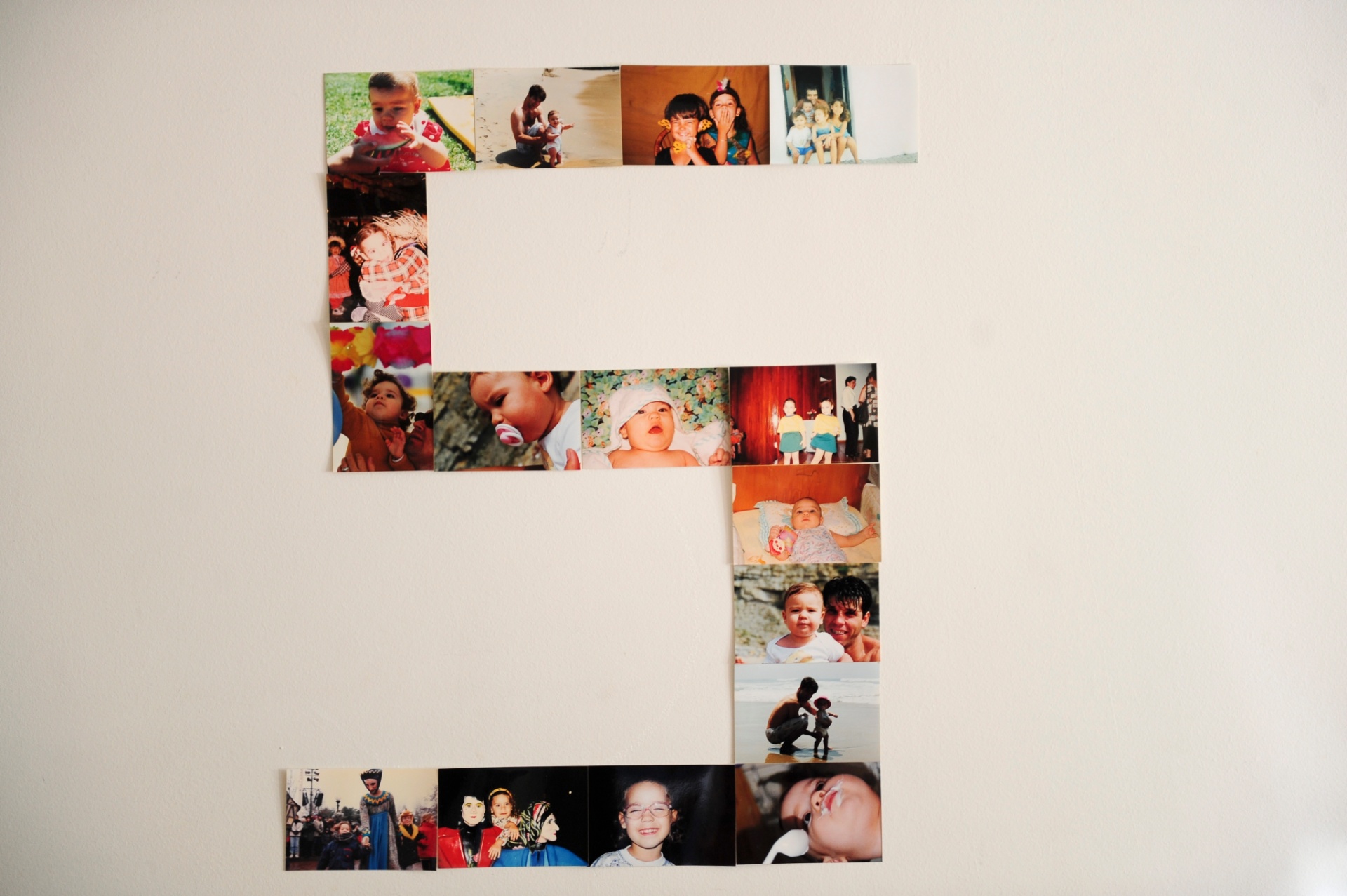 Outra ideia simples e de efeito é usar fotos da criança para compor, em uma parede de destaque no local da festa, a nova idade dela com as imagens - Junior Lago/UOL