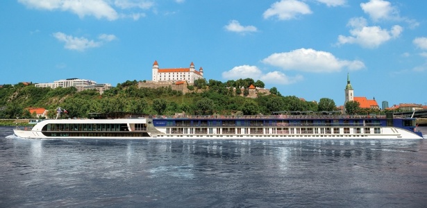 Navio AmaCerto tem capacidade para apenas 164 passageiros e fará cruzeiros pelo rio Danúnio em julho - Divulgação/AmaWaterways