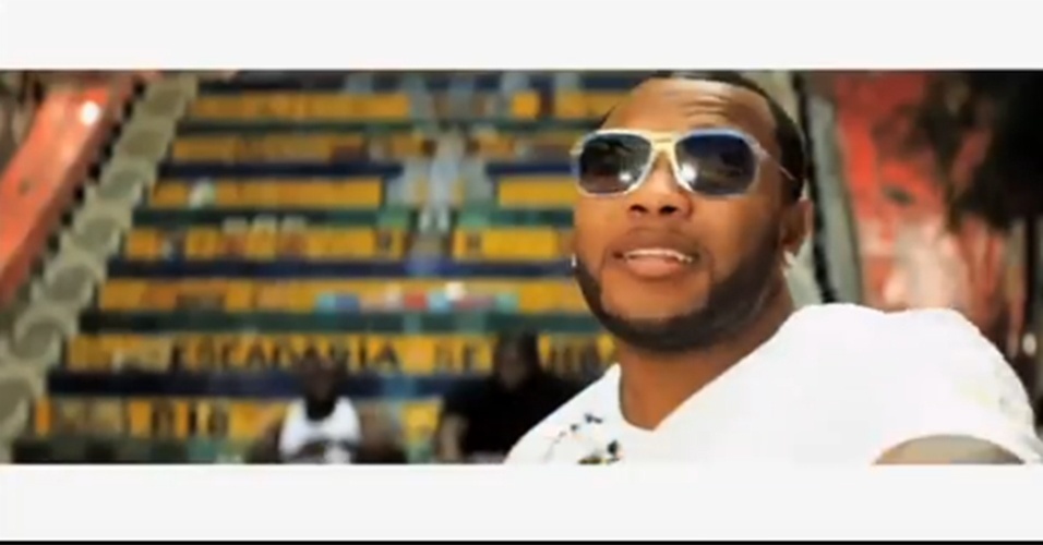 Trecho do clipe "Turn around (5,4,3,2,1)" de Flo Rida - Reprodução