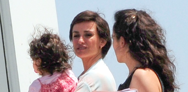 6.jun.2014 - Penelope Cruz grava seu novo filme, "Ma Ma", em Madrid, na Espanha, e aparece com cabelos curtos - Thr Grosby Group