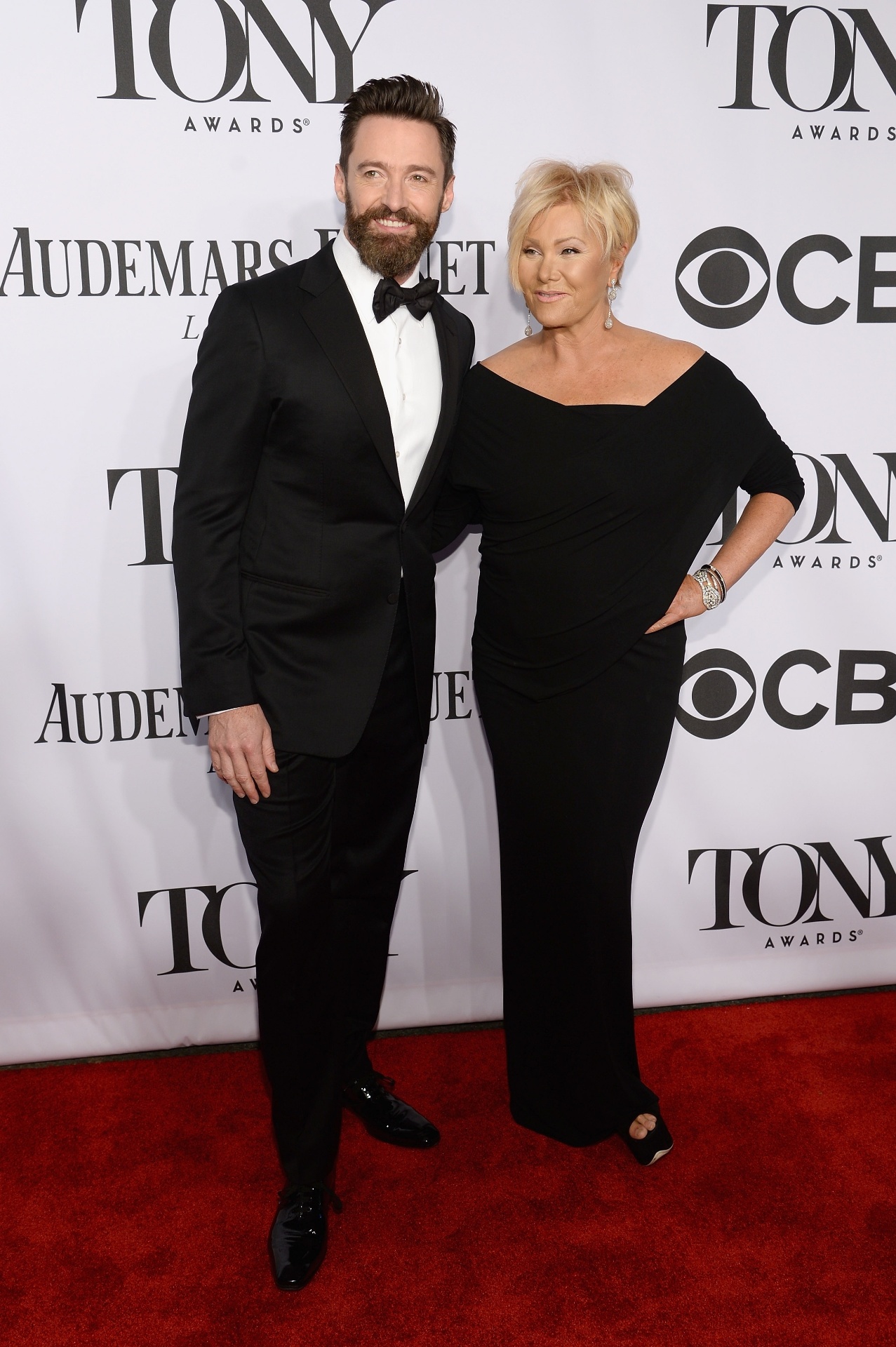 08.jun.2014 - Deborra-Lee Furness e Hugh Jackman chegam para o Tony Awards 2014 no Radio City Music Hall, em Nova York - Getty Images
