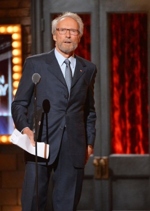  Clint Eastwood discursa no Tony Awards, em junho de 2014 - Getty Images
