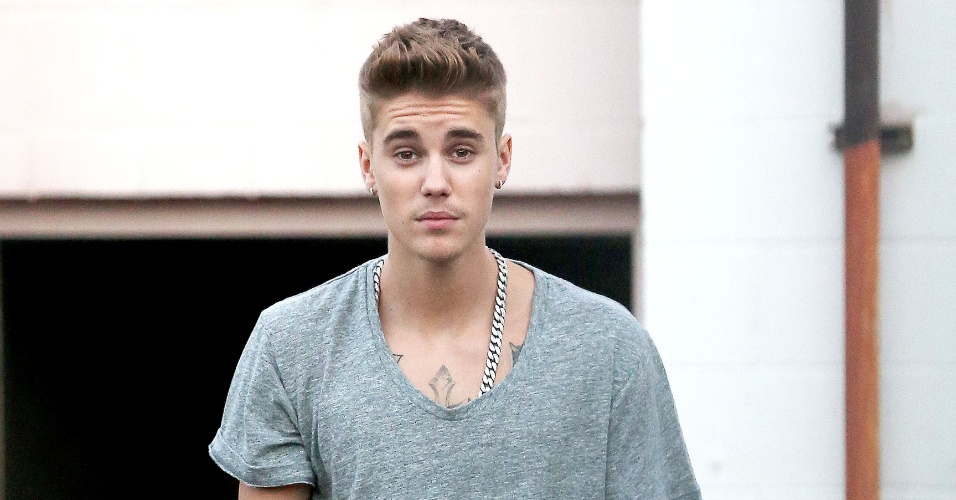 Arrependido de confusões, Bieber diz que fingiu "ser algo que não era"