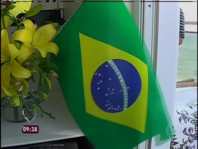 9.jun.2014 - Detalhe da bandeira do Brasil de Ana Maria Braga, que decorou sua casa do Rio para a Copa do Mundo