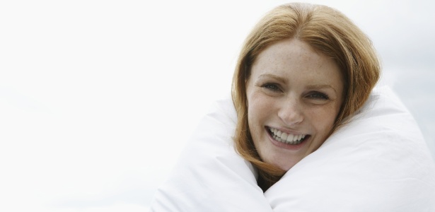 Conheça as opções de tecidos e enchimentos para ficar bem quentinho e confortável na cama - Getty Images