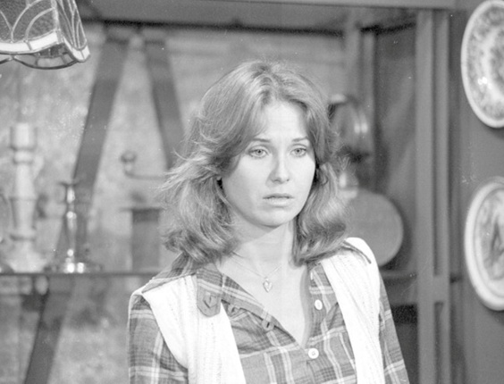 O estilo da personagem Carminha (Pepita Rodrigues), que usava calça jeans, camisa e colete masculinos na novela "Dancin' Days" virou moda em 1978