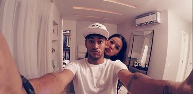Bruna Marquezine e Neymar em foto publicada pela atriz no Instagram