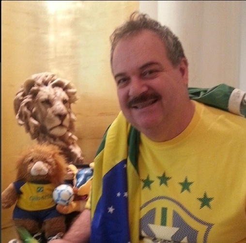Gilberto Barros compartilhou com seus seguidores que apoia a seleção brasileira de futebol durante a Copa do Mundo.