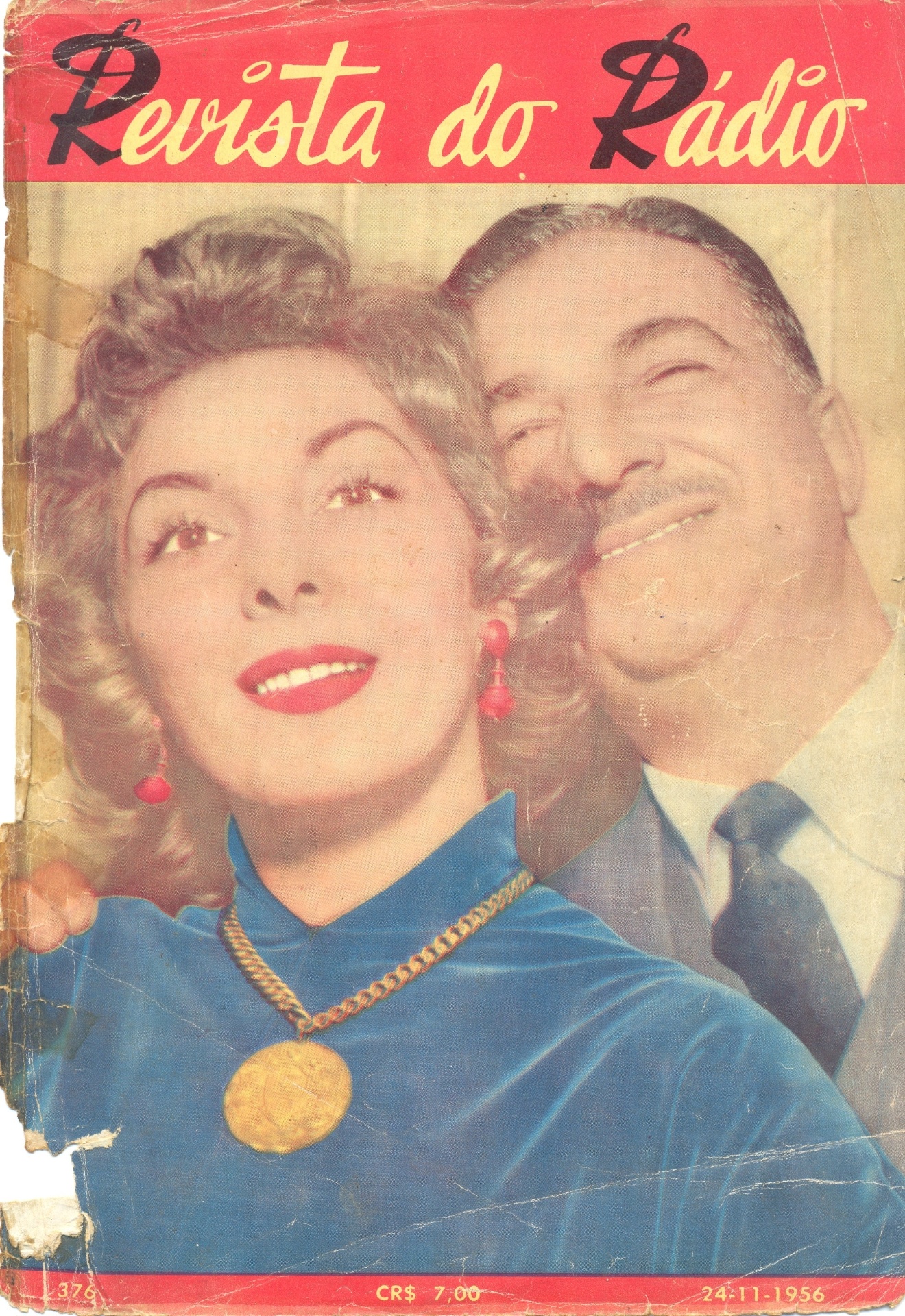 Marlene com o radialista Manoel Barcelos na capa da "Revista do Rádio" de 1956 - Reprodução