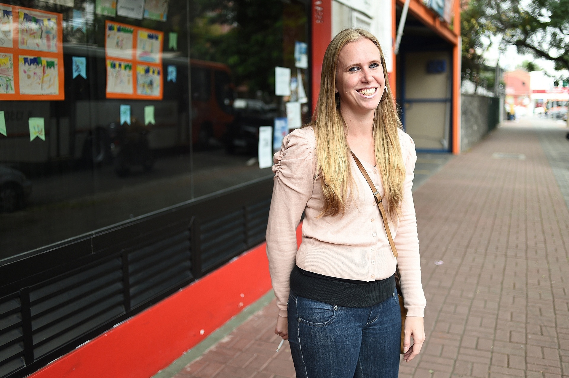 "Tapinha é uma coisa, espancar é outra, a lei da Palmada não pode generalizar. A conversa sempre resolve mais fácil com as crianças. Quando elas crescem apanhando isso reforça o comportamento de violência, ela acha que também tem que ser violenta. Tentar explicar o que é certo e o que é errado é melhor", diz Fátima Sperafico, de 33 anos, mãe da Giovana, de seis anos - Reinaldo Canato/UOL